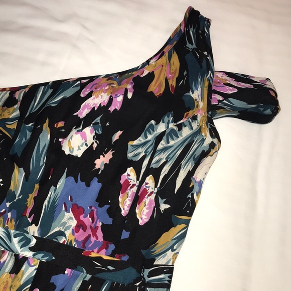 Beautiful watercolor dress - Picture 6 of 6